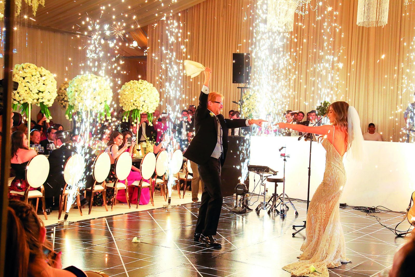 PORTADA: La original boda de Pamela Cortés y Andrés Roemer