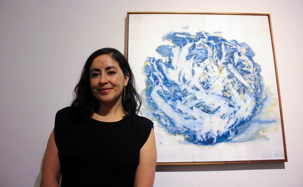 Paola Dávila expone 'Agua-Cielo: Tan azul, el mar, el cielo'