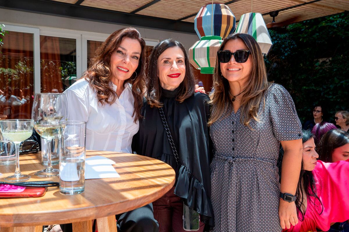 Diana de Ramery, Lucy Lara y Pilar Preza. (Foto: Leonardo Gómez)