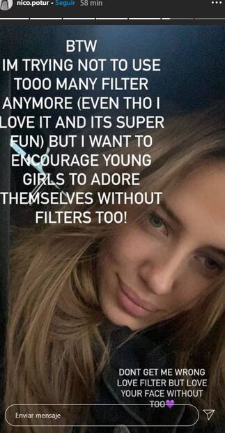 Nicole Poturalski, novia de Brad Pitt, presume su abdomen con sexy crop top