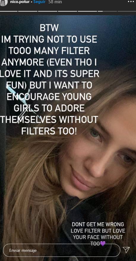 Nicole Poturalski, novia de Brad Pitt, presume su abdomen con sexy crop top