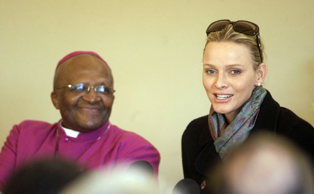 Muere el arzobispo Desmond Tutu, figura clave para los duques de Sussex y Charlene de Mónaco