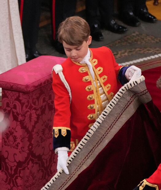 El príncipe George cumple su importante papel en la coronación de Carlos III