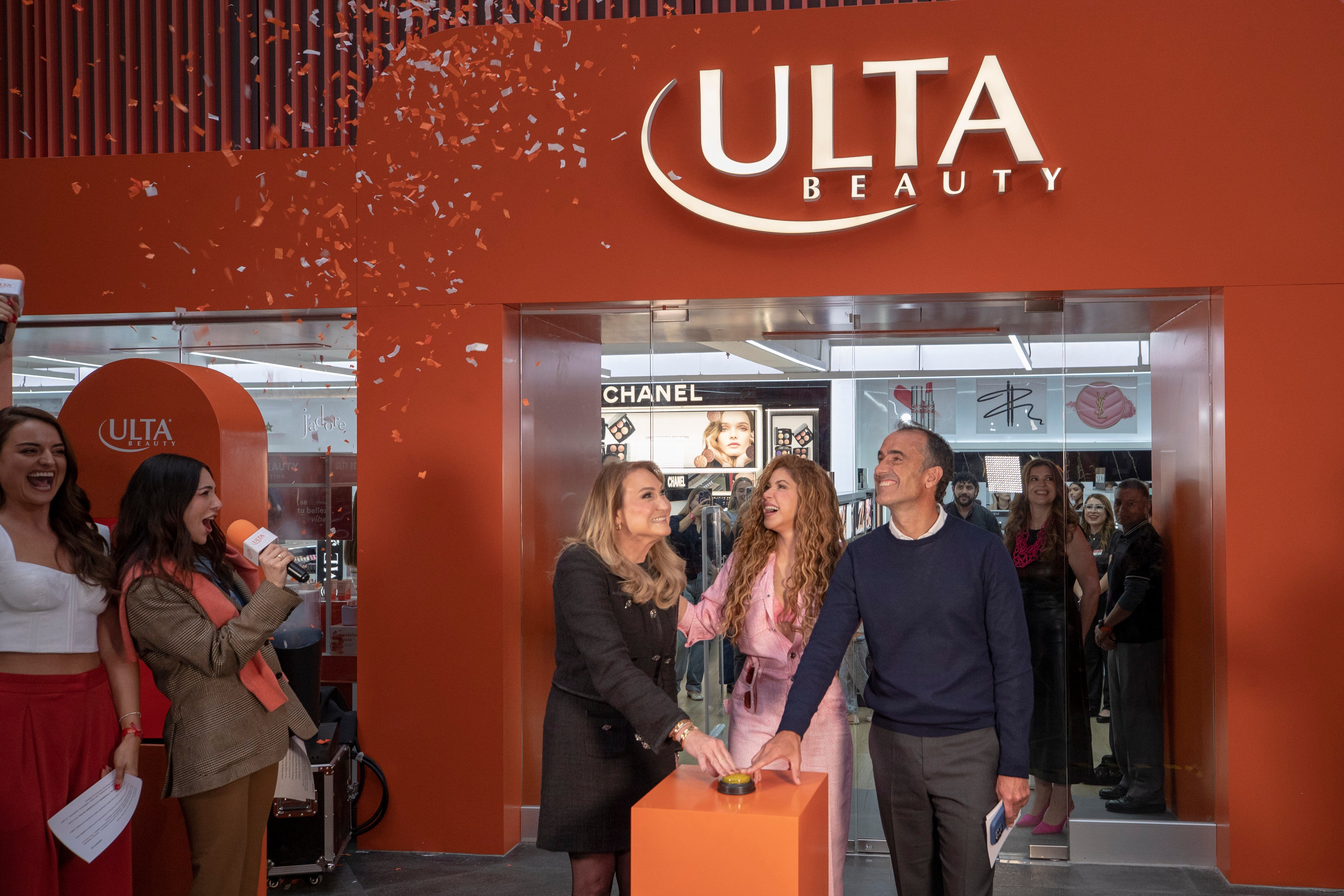Shakira inaugura la primera Ulta Beauty en México