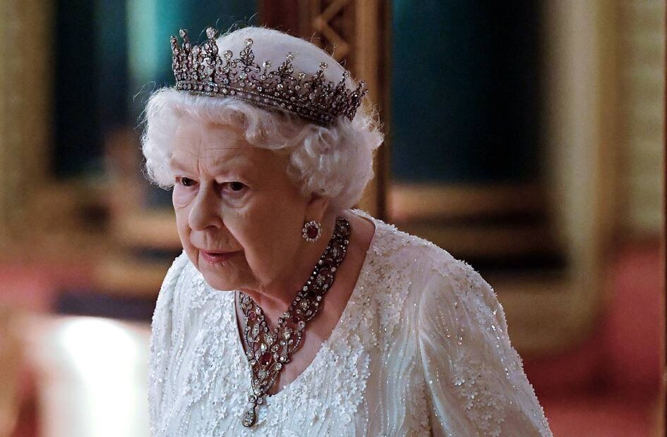 La reina Isabel II se despide de las pieles y se une al movimiento 'fur free'