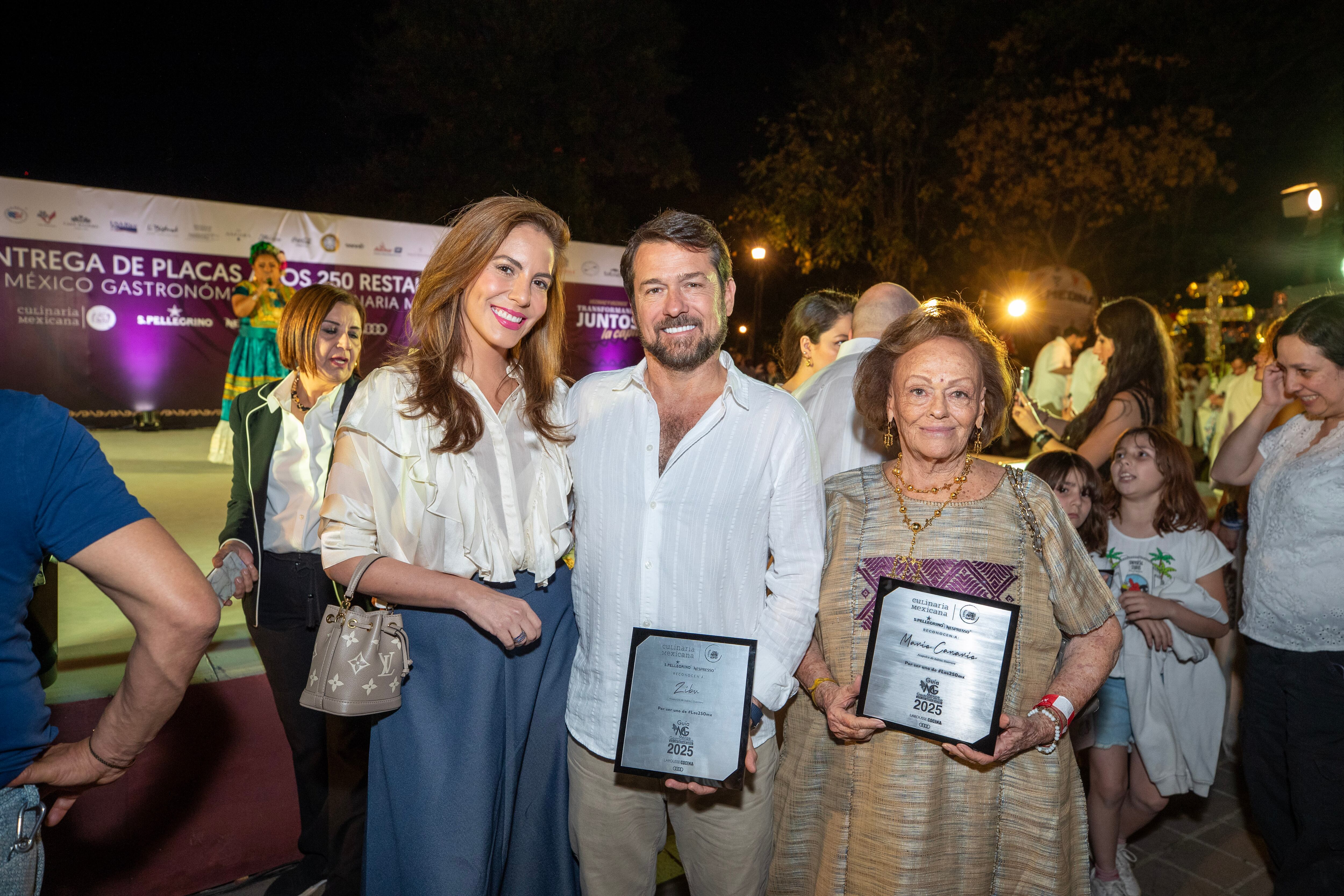 Ivette Ortiz con los chefs Eduardo y Susana Palazuelos. (Foto: Edgar Silva Fuentes)