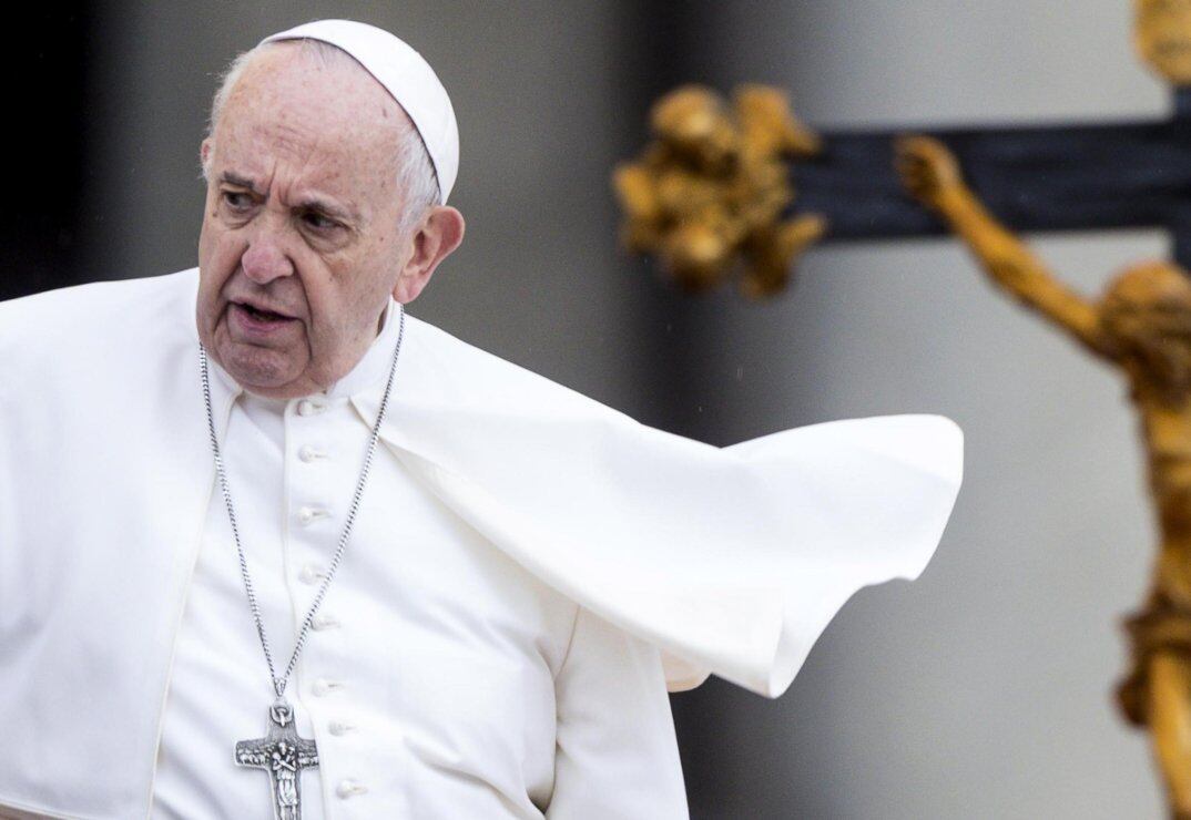 El papa Francisco "está en buen estado" tras operación de colon