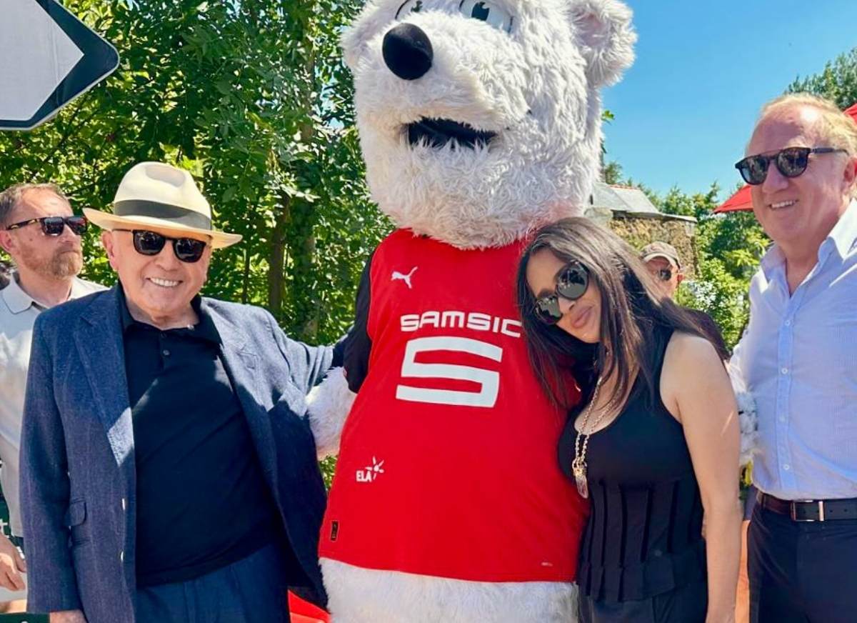 Salma Hayek junto a su suegro y su esposo / Foto: Instagram @salmahayek