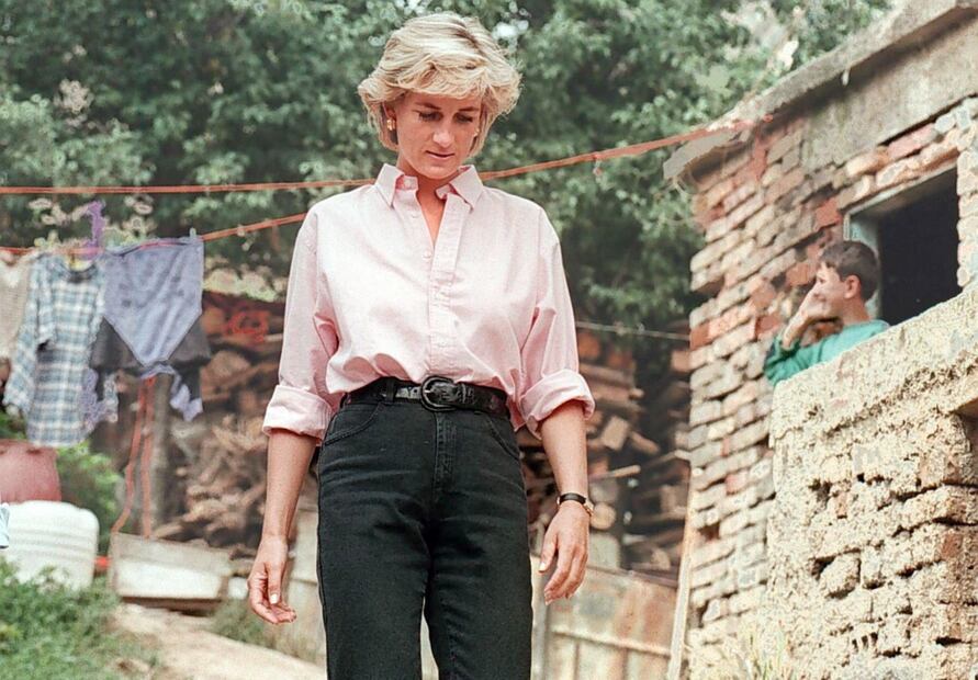 Abren carta que revela el dolor de la reina Isabel en la muerte de la princesa Diana