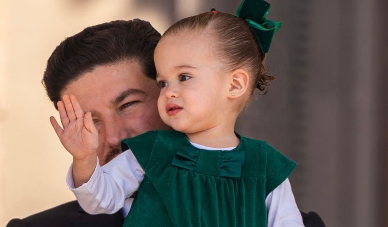 Mariel, hija de Samuel García y Mariana Rodríguez, saluda como 'primera dama' en tierno video