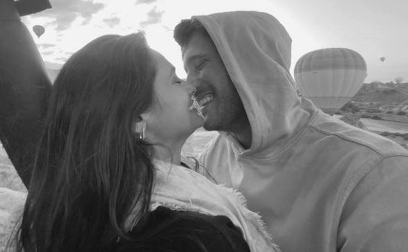 Renata Notni da respuesta a rumores de boda y embarazo con Diego Boneta