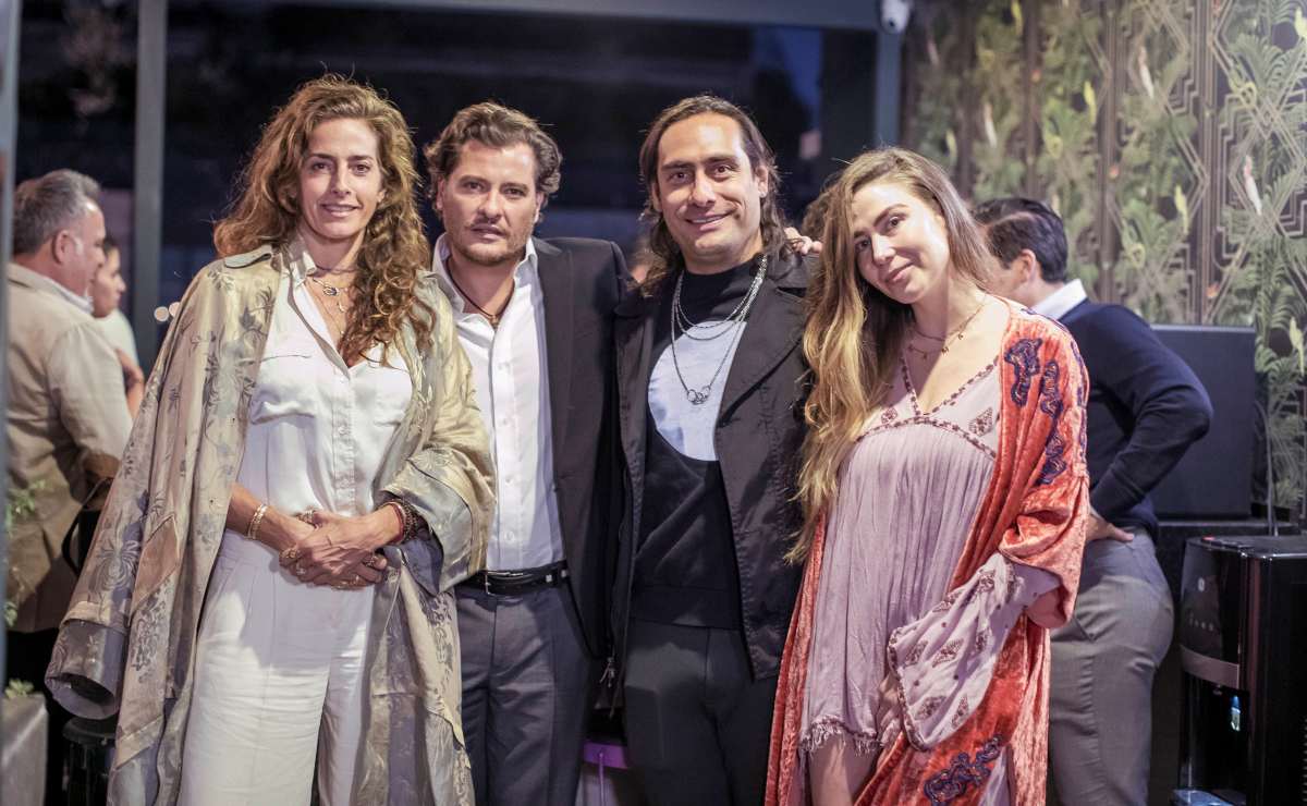 Paola Saad y Rodrigo Ripstein conocen piezas de Santiago Pani