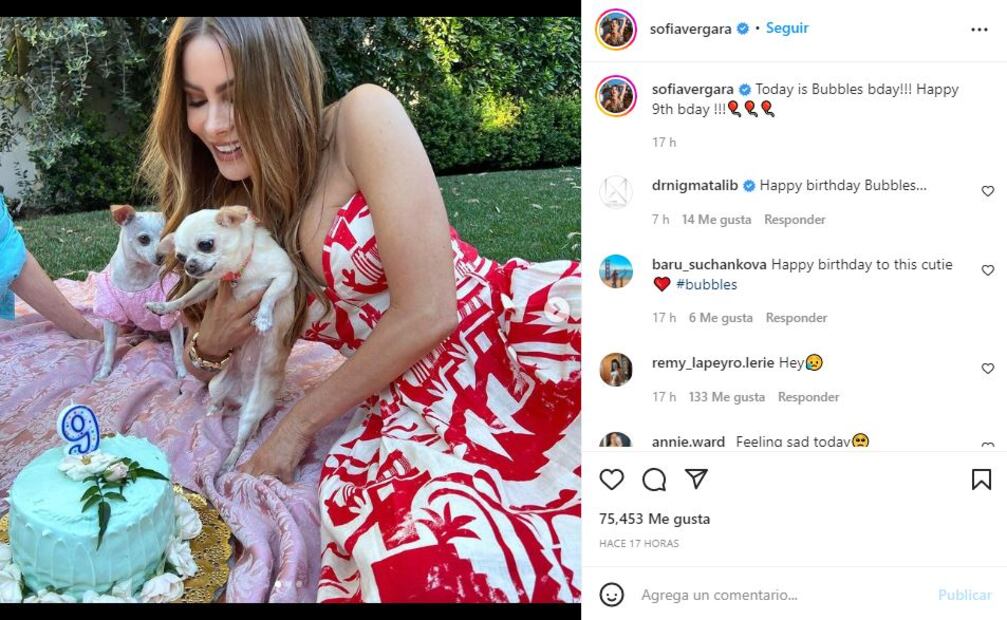 Sofía Vergara cumple 50 años y lo celebra con un corsé blanco y rojo