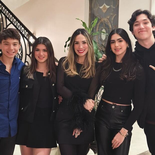 Charito Ruiz, ex de Ernesto D'Alessio, con sus hijos / Instagram