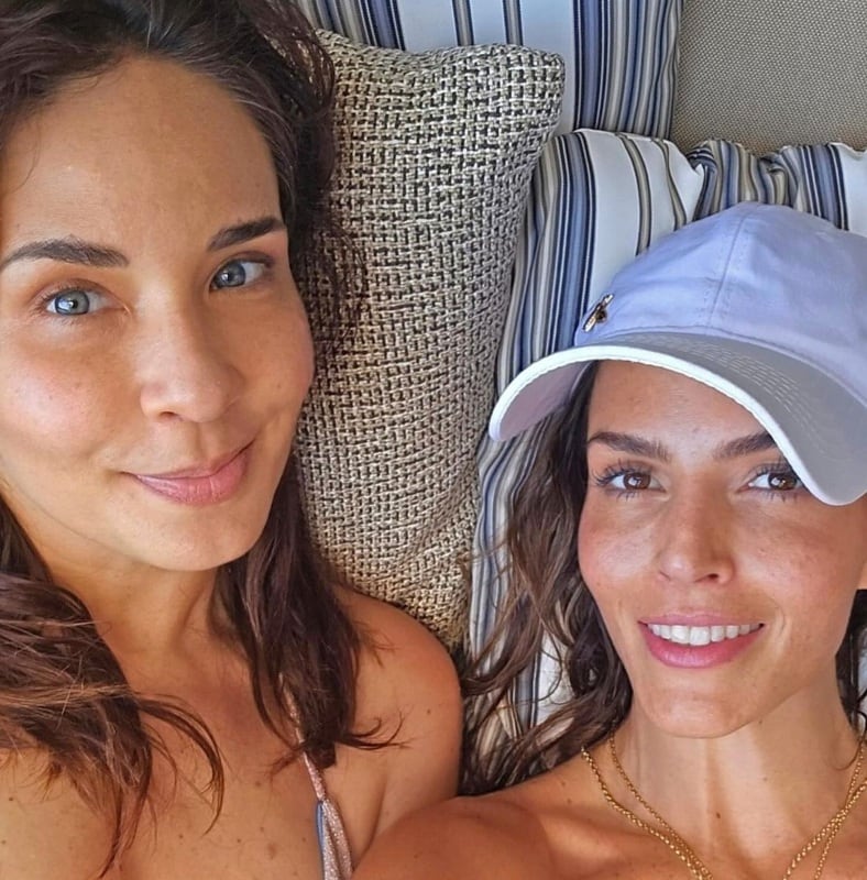 Adriana Louvier y Claudia Álvarez disfrutan del verano juntas / Fotos: Instagram
