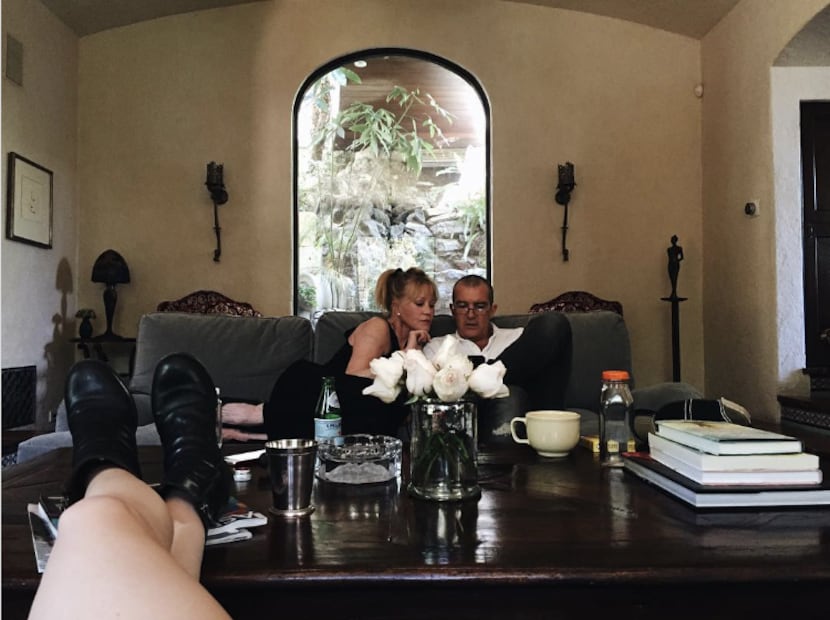Foto de  Melanie Griffith y Antonio Banderas tomada por su hija Stella Banderas / Instagram @stellabanderasgriffith