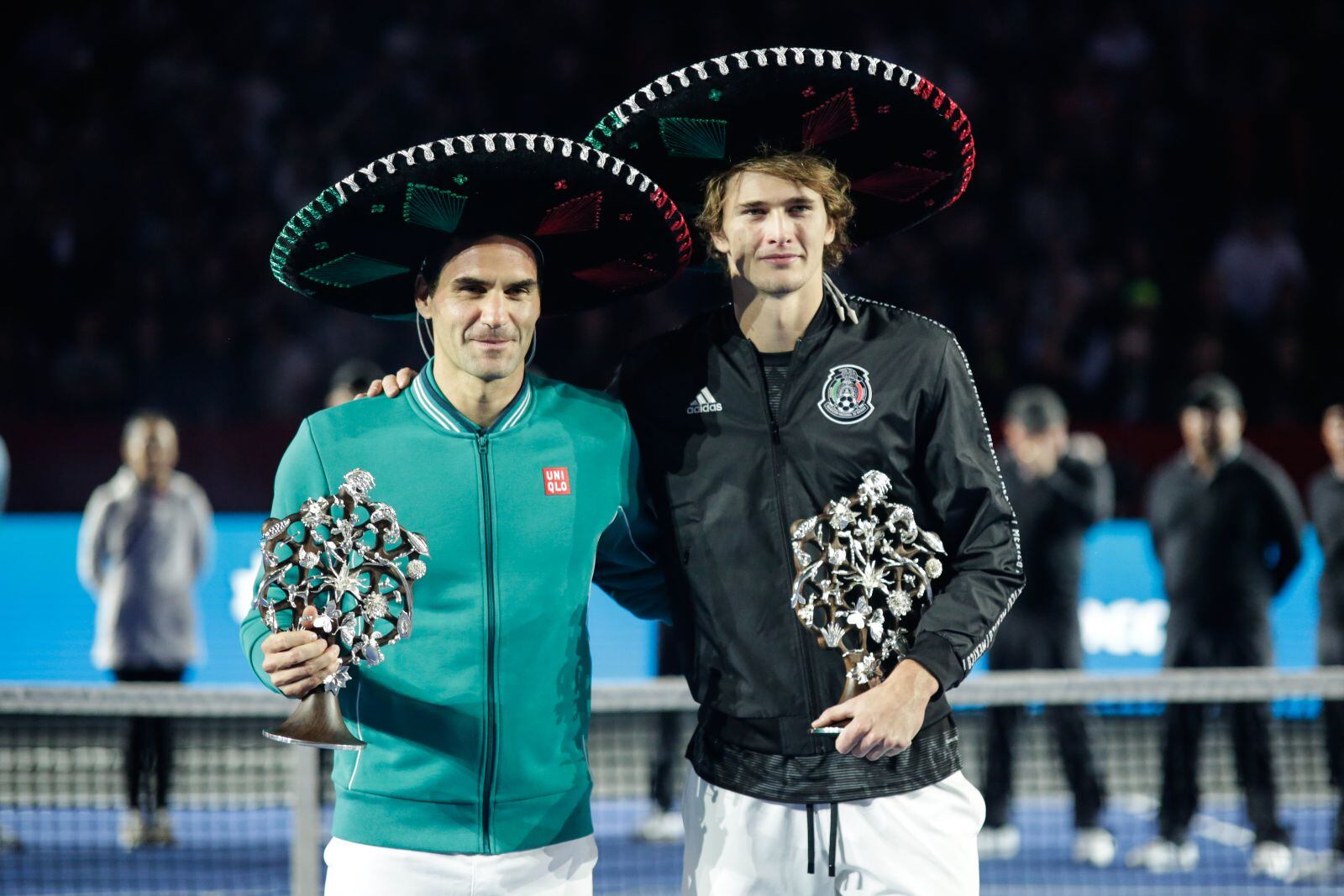 Roger Federer 'sale en hombros' de su visita a México