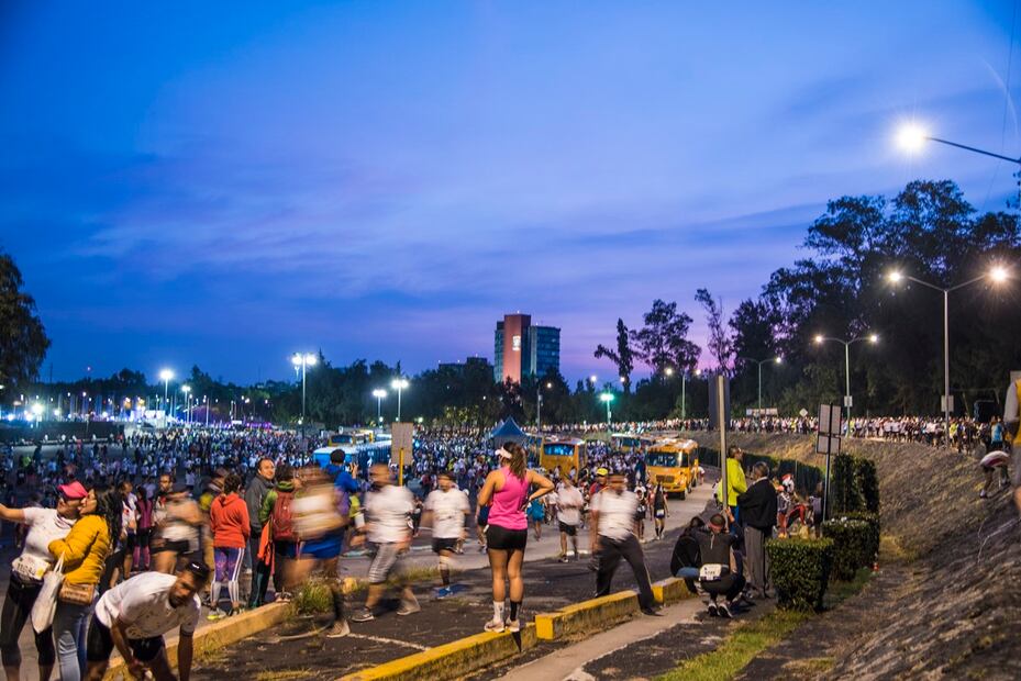 Paola Albarrán y Fernando Landeros en el Maratón de la Ciudad de México