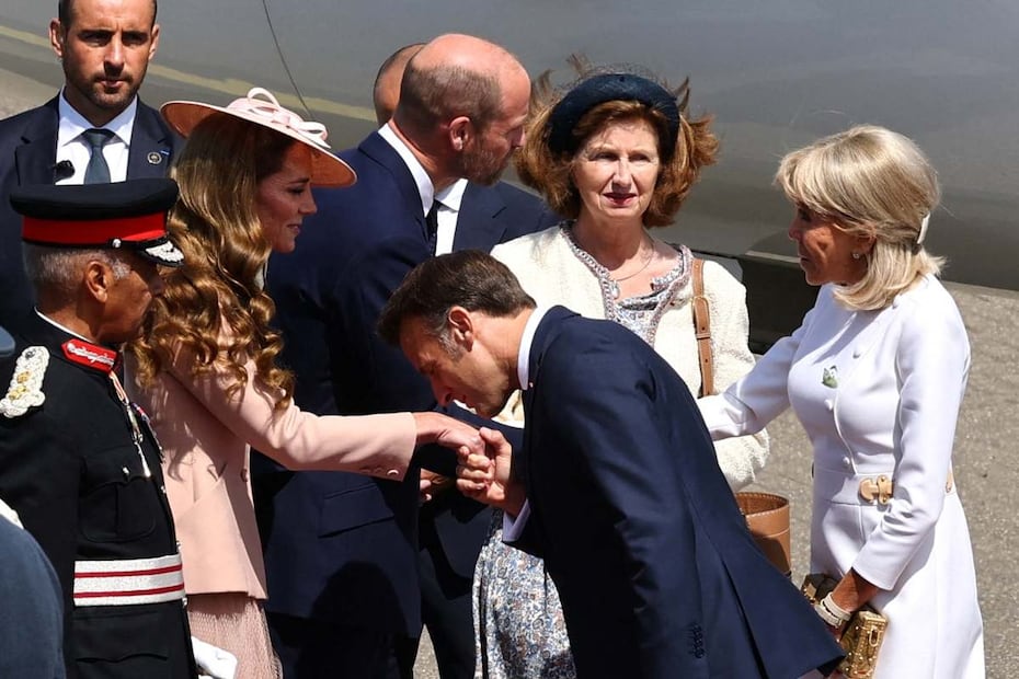 Los príncipes de Gales recibieron a Emmanuel Macron y a su esposa / Foto: Gonzalo Fuentes - AFP
