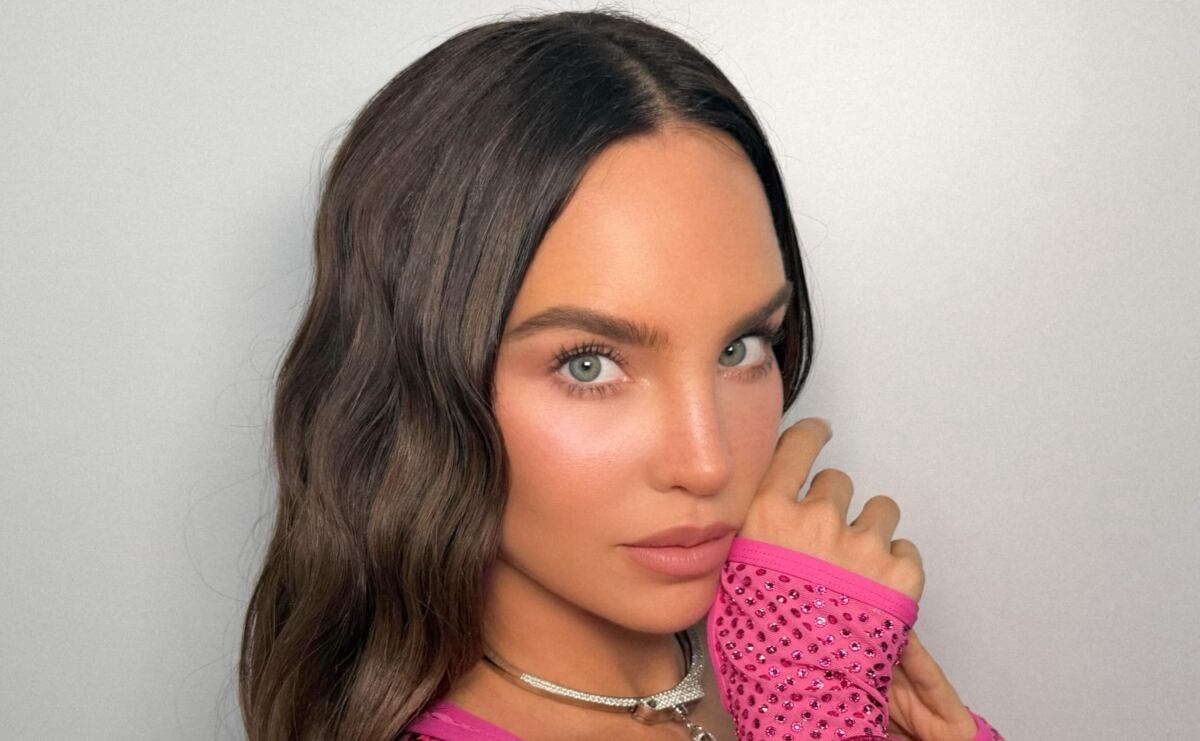 Belinda deja atrás el pelo castaño; este es su nuevo look