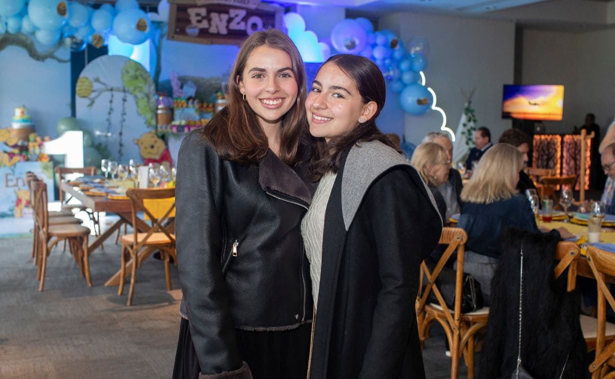 Emma y Adele Bailon Nassar en el bautizo de Enzo, hijo de Alejandro Etienne y Jessica Nassar / Foto: Esteban Torreblanca