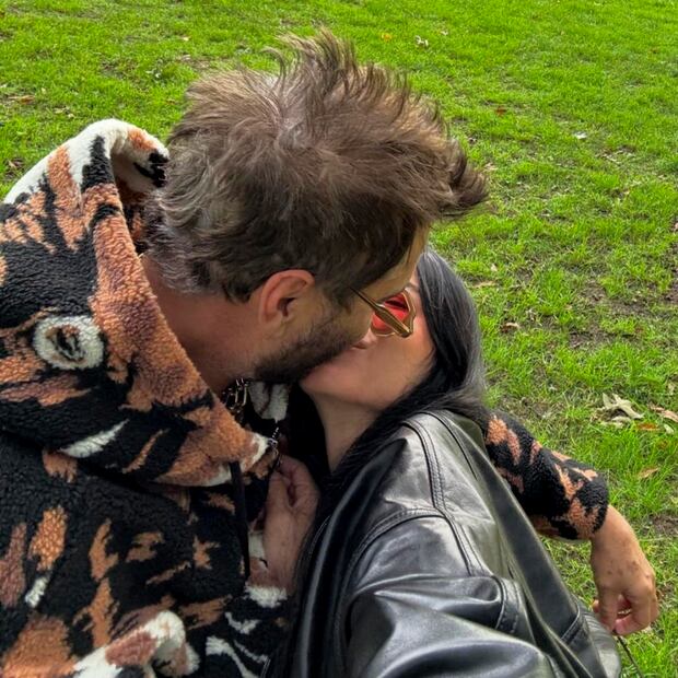 Alejandro Fernández junto a su novia Karla Laveaga / Foto: Instagram