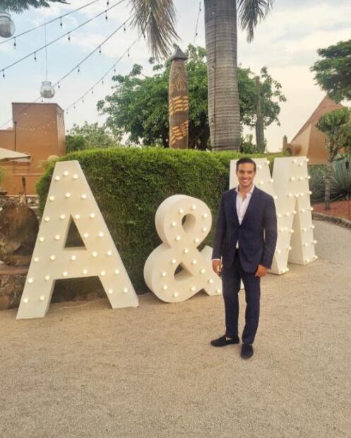 Vadhir y José Eduardo Derbez comparten fotografías de la boda de Aislinn Derbez