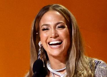 El impresionante vestido de Jennifer Lopez en los Grammy 2023