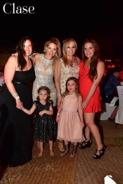 La familia Torruco da la bienvenida al 2019 en Acapulco