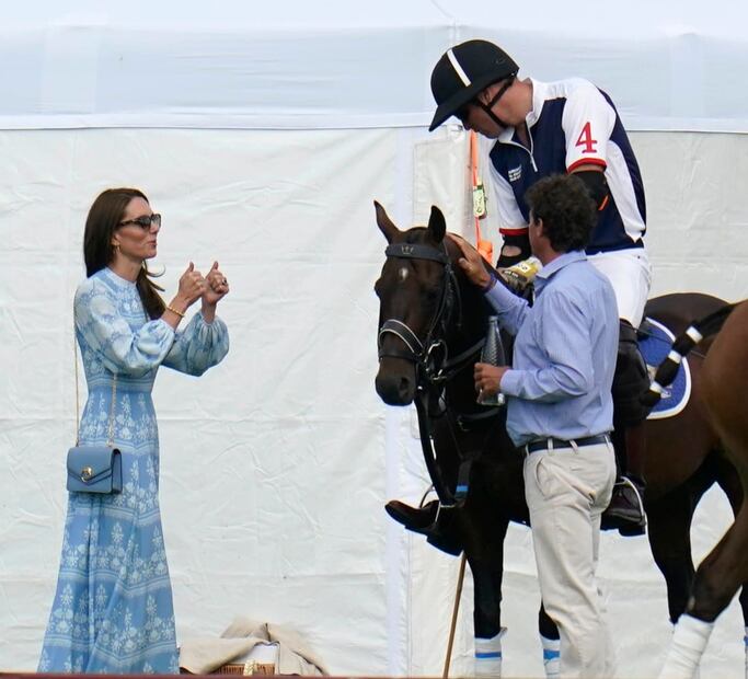Kate Middleton y el príncipe William en el  Royal Charity Polo Day / AP