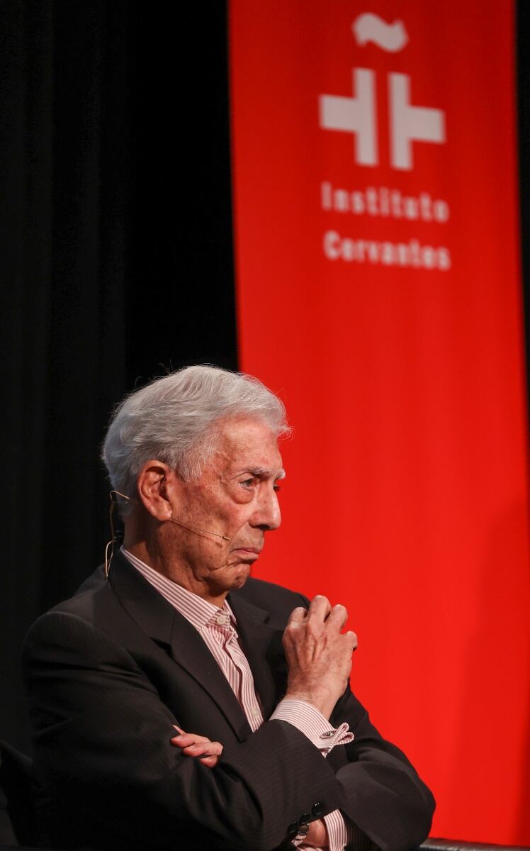 Mario Vargas Llosa olvida rencillas y confiesa que le gustaría ser amigo de Isabel Preysler