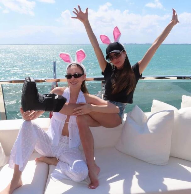 Victoria Beckham y Nicola Peltz celebrando Pascua / Instagram