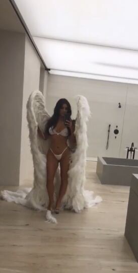 Las Kardashian se disfrazan de Ángeles de Victoria's Secret para Halloween