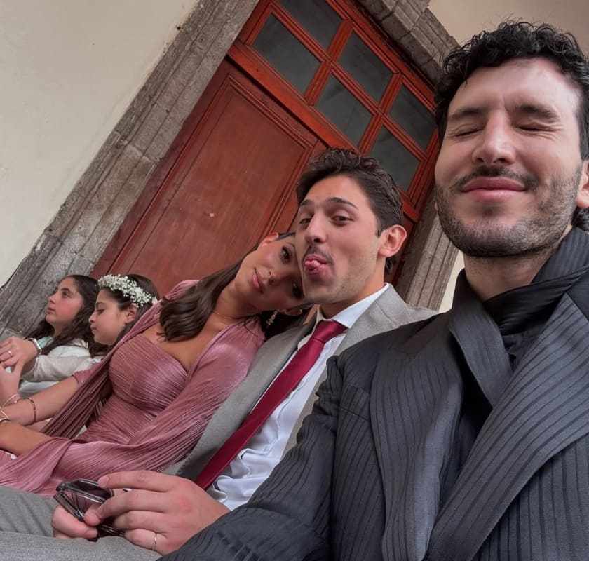 Eugenia Rodríguez, Antonio Slim y Sebastián Yatra en la boda de Johanna Elias Ayub / Foto: Instagram