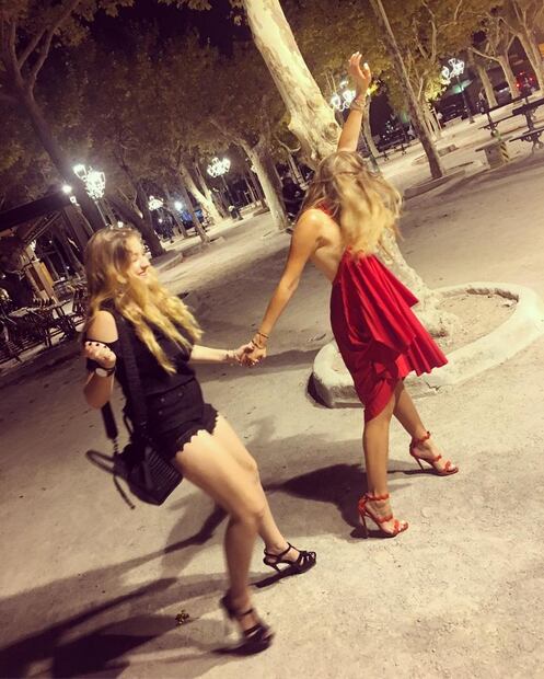 Sofía Castro disfruta de Coachella junto a su hermana Fernanda