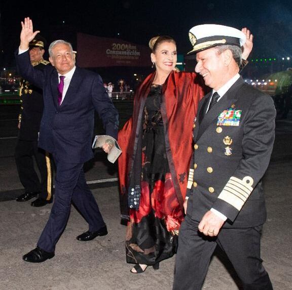 Todo sobre el look de Beatriz Gutiérrez Müller en el evento de la Consumación de la Independencia