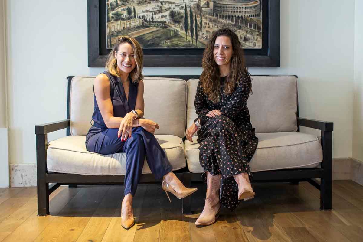 Alice Angeles e Isa Casas. (Foto: Esteban Torreblanca)