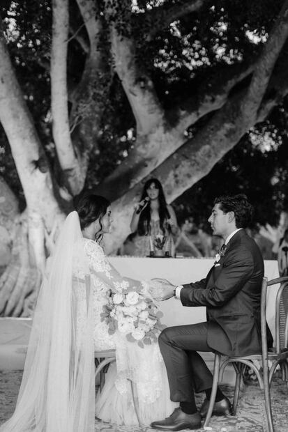 Manuel López San Martín y Celina Palomera se casaron en una mística boda
