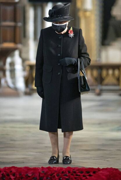Reina Isabel II, sin planes de abdicación, lista para celebrar 70 años en el trono