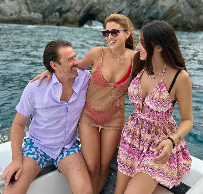 Eduardo Videgaray junto a Sofía Rivera Torres y su hija Andrea / Foto: Instagram