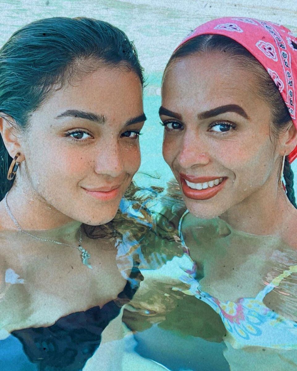 Alejandra Capetillo posa sexy para Paulina Peña Pretelini 