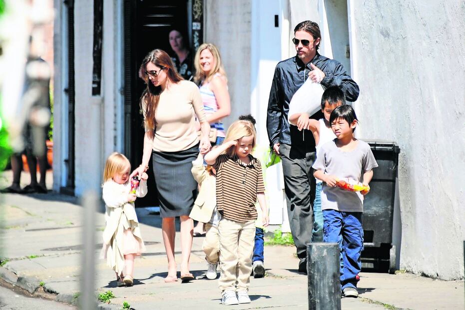 Brad Pitt y Angelina Jolie se convierten oficialmente en los solteros más codiciados