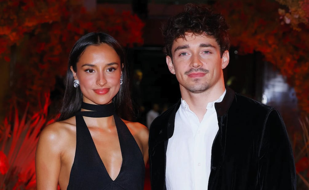 Alexandra Saint Mieux junto a su novio Charles Leclerc / Foto: Getty Images