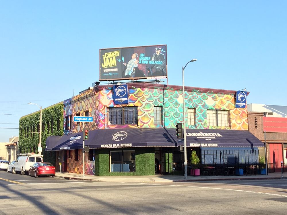 Alfonso Herrera abre su restaurante La Carmencita en Los Ángeles
