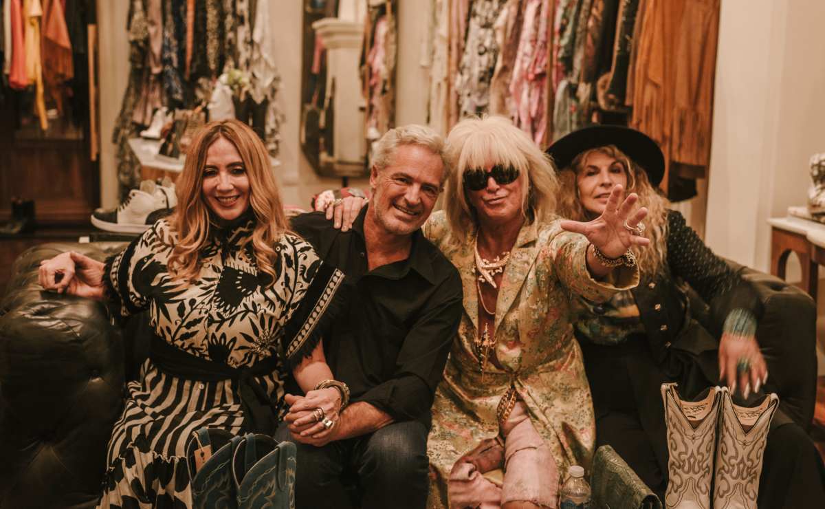 <p>
	Adriana Criollos, Sepp Riedl, Lord Ricky y Cindy Landers. (Foto: Especial)</p>
