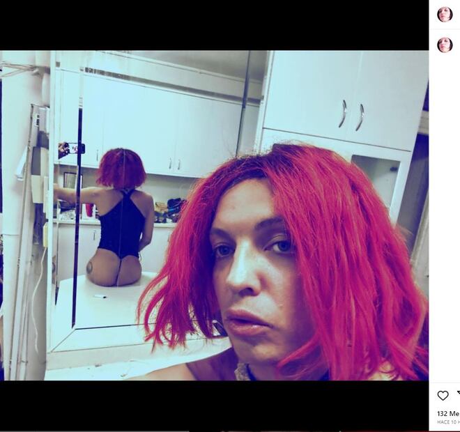 Hijo de Camilo Sesto y sus horas más críticas, medio desnudo y con peluca roja