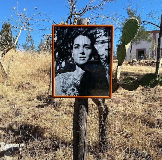Retrato de de Flor Silvestre en el rancho de los Aguilar / Foto: Instagram