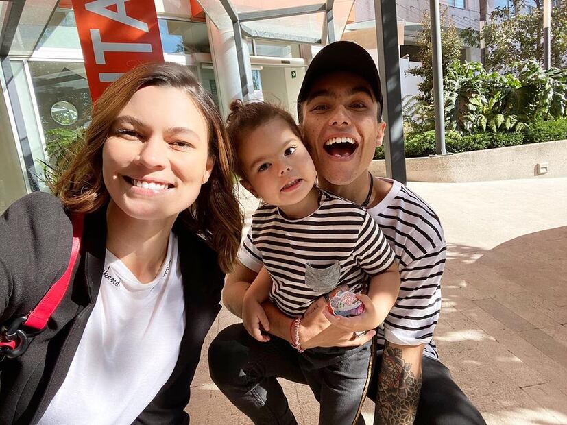 Sergio Mayer Mori posa junto a su hija Mila y su ex Natália Subtil 