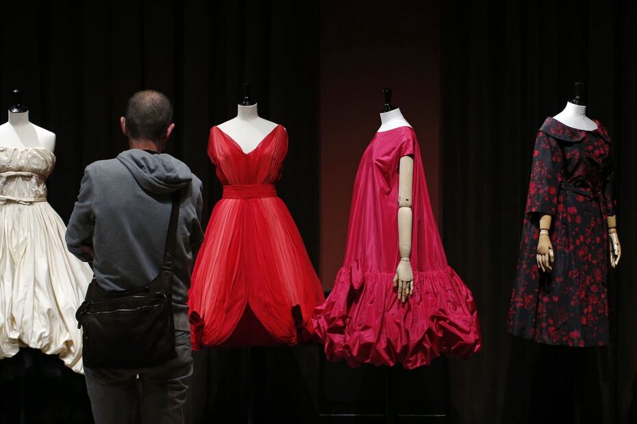 La historia de Hubert de Givenchy, un ícono de moda y estilo