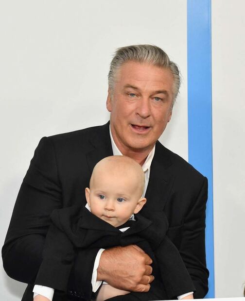 El regreso de Alec Baldwin a la alfombra roja acompañado de sus 6 hijos
